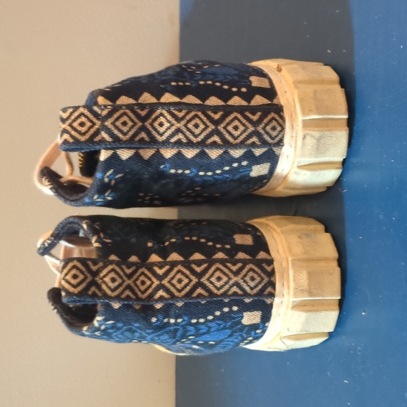 Farm Rio Blue Patterned High-Top Sneakers Size 8.5 - Picture 4 of 8